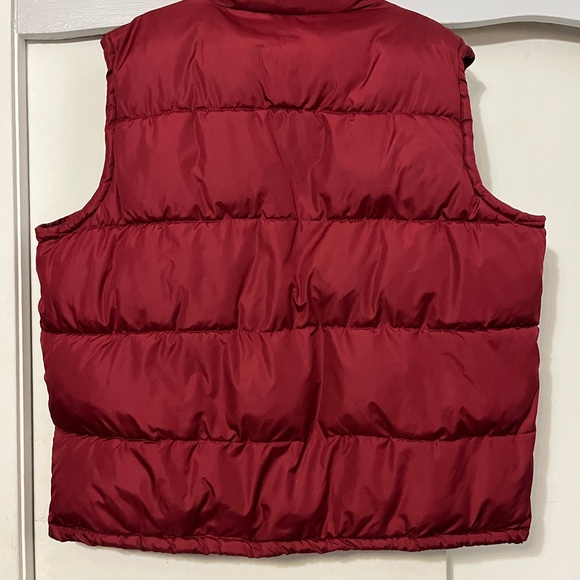 U.S. Polo Assn. Red
Sleeveless Jacket Size: XXL U.S. Polo Assr - Picture 2 of 4